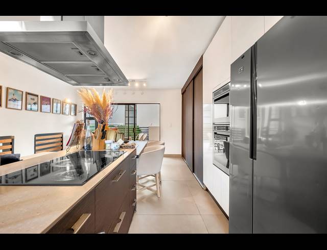 3 BEDROOM TOWNHOUSE FOR SALE IN DUNKELD WEST